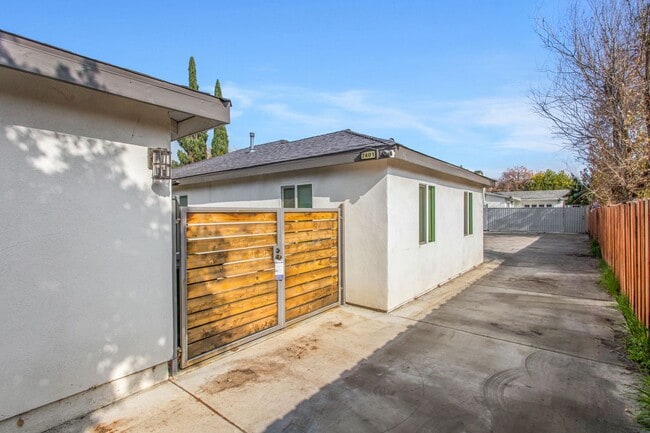 Photo - 7401 Valaria Dr Unit 7401 Valaria (Back )