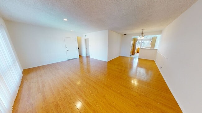 Photo - Encino Towers