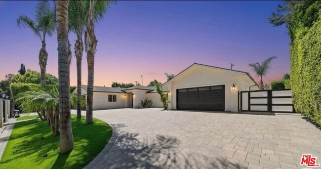 Photo - 6243 Berquist Ave