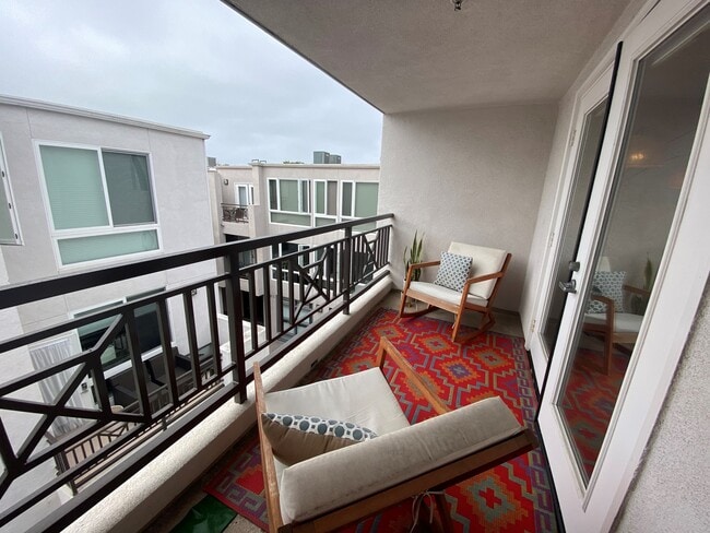 balcony - 924 Hornblend St Unit 306