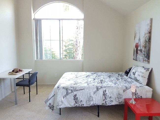 Photo - 1561 S Barrington Ave