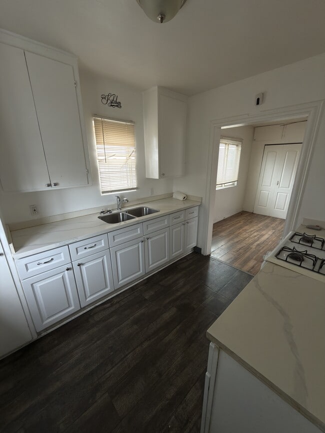 Photo - 820 W Imperial Hwy Unit 3