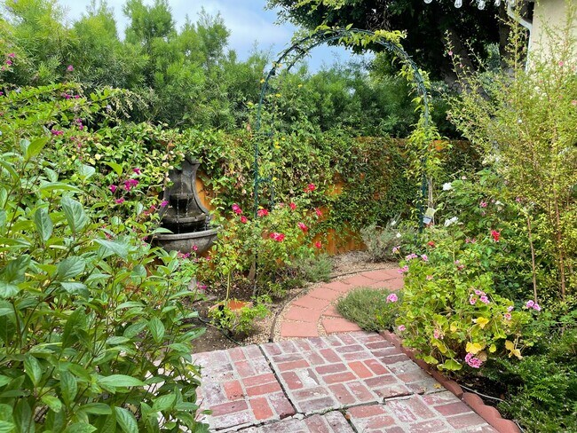 Photo - 3227 Bennett Dr Unit 3231 Bennett Dr