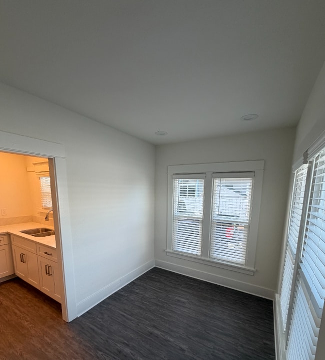 Photo - 541 W Commonwealth Ave