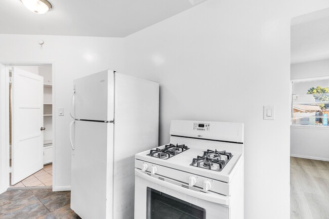 Photo - 725 Spence St Unit 725