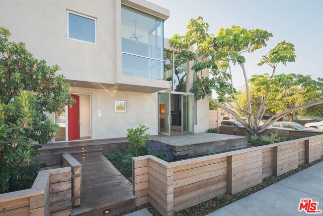 Photo - 2801 Sanborn Ave