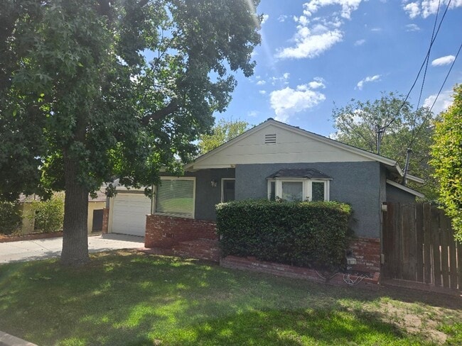 2 Bedroom in La Crescenta - 2 Bedroom in La Crescenta House