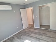 Photo - 729 W 41st St