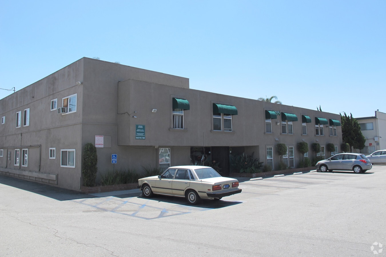The Lakewood Apartments - The Lakewood Apartments