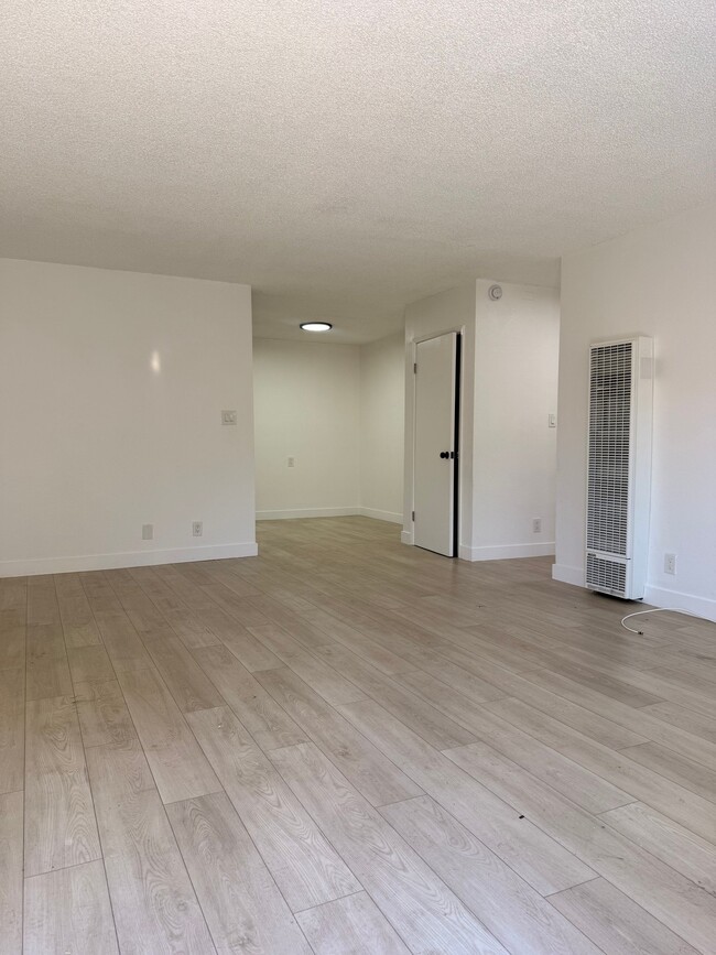 Photo - 5776 Rostrata Ave Unit 3