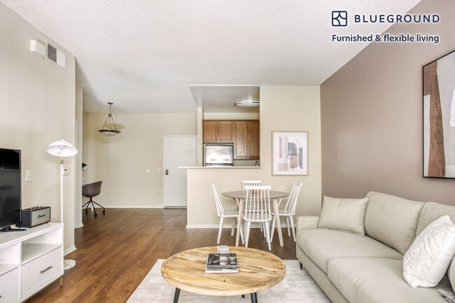 Photo - 230 N Kenwood St Unit FL1-ID885