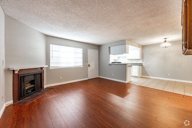 2BR, 2BA - 1,000SF - Living Room - 409 W Dryden St