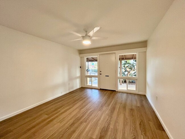Photo - 2 bed 1 Bath with Garage in The Heart of Clairemont!