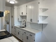 Photo - Toluca West - 1 bed 1 bath! Apartment Unit 4