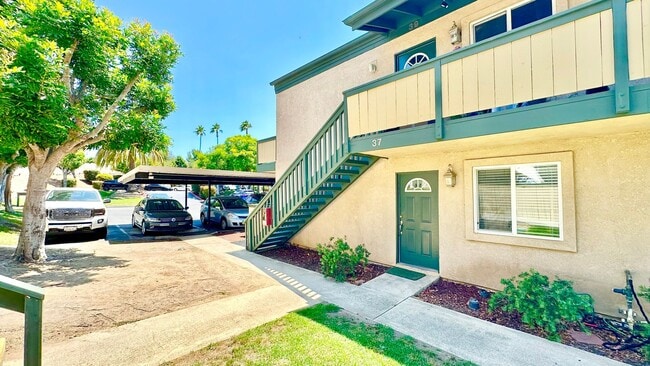 Darling, Entry Level, Corner-End Condo Uni... - Darling, Entry Level, Corner-End Condo Uni...