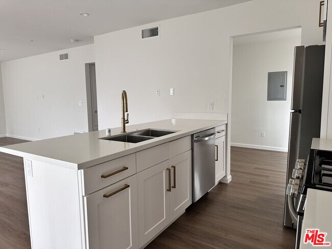 Photo - 1104 S Hudson Ave