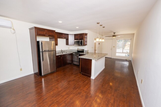 Building Photo - La Mesa Pacific Unit 8049 La Mesa Blvd APT A