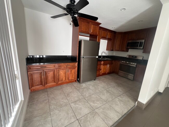 Photo - 6906 Marbrisa Ave Unit D