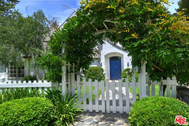 Photo - 3254 Oakdell Rd