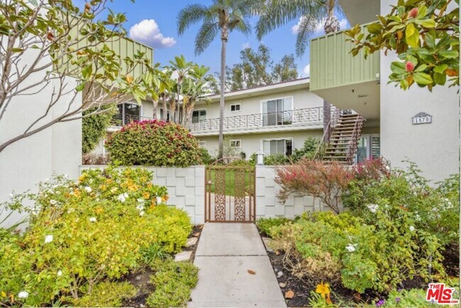 Photo - 1570 Via Capri Unit 2