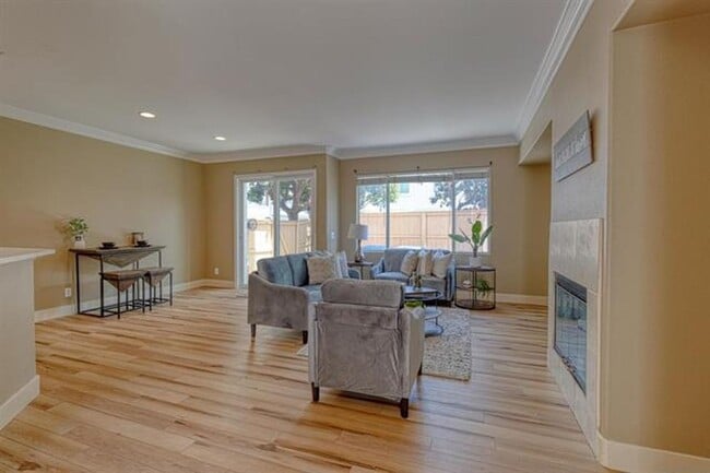 Recently Remodeled- 3 Bed 2.5 Bath 2 Story... - Recently Remodeled- 3 Bed 2.5 Bath 2 Story... House
