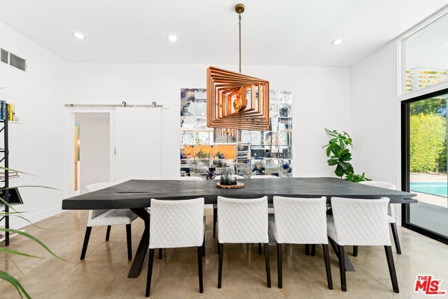 Photo - 3744 Cody Rd