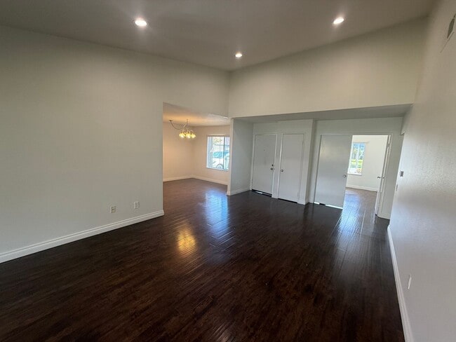 Photo - Lots & Lots of Space