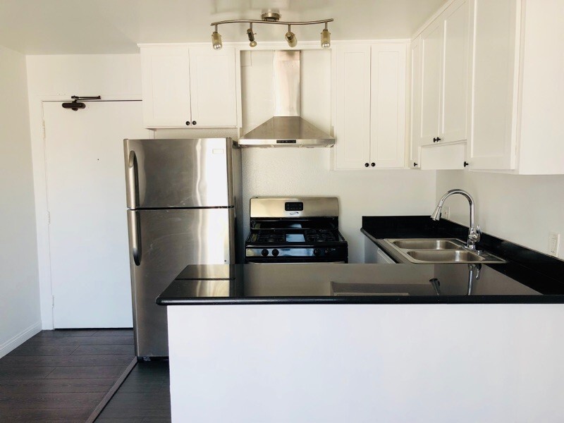 Floor Plan - TRENDY FULLY RENOVATED 2 BEDROOM AND 2 BATH IN ...