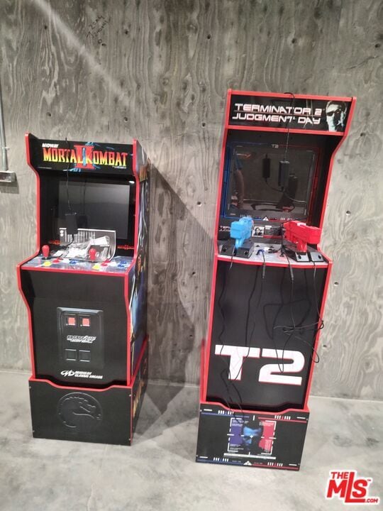 Photo - 5900 Winnetka Ave