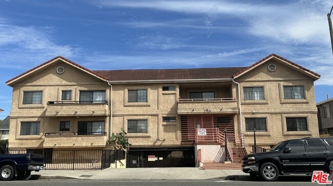 Building Photo - 710 S Crenshaw Blvd Unit 106