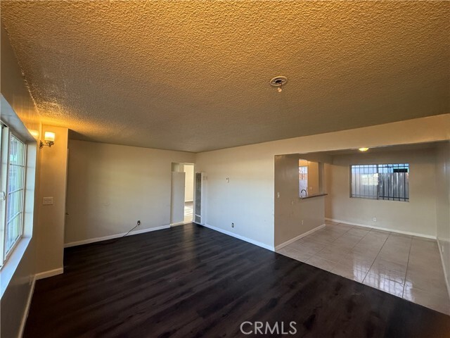 Photo - 823 E 75th St