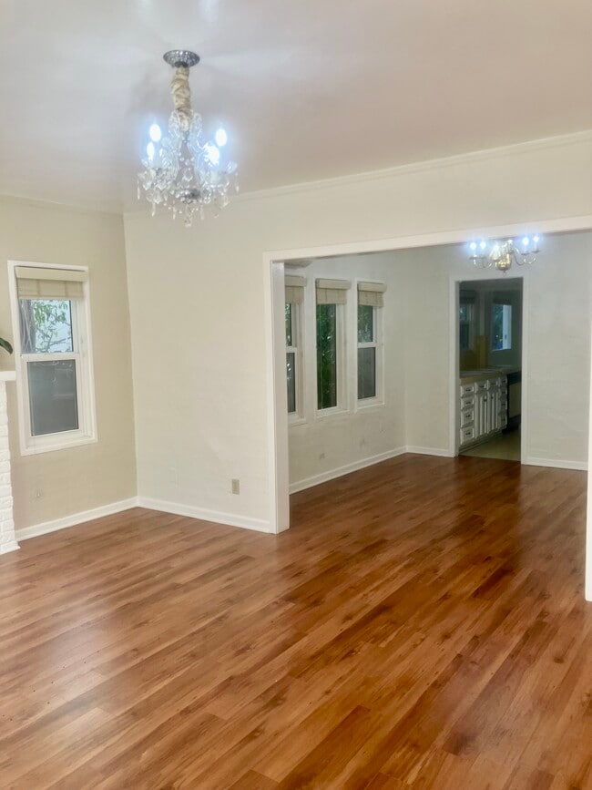 Photo - 432 S Oakhurst Dr