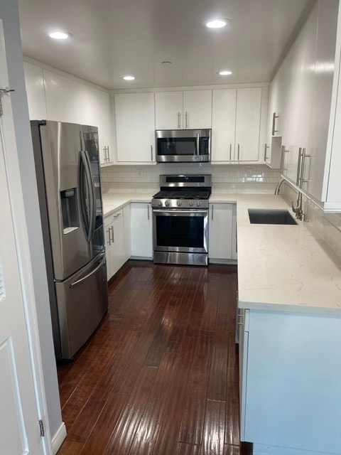 Kitchen - 1029 S Hobart Blvd Unit 402