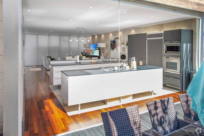 Building Photo - Experience La Jolla Living: Contemporary 3... Rental