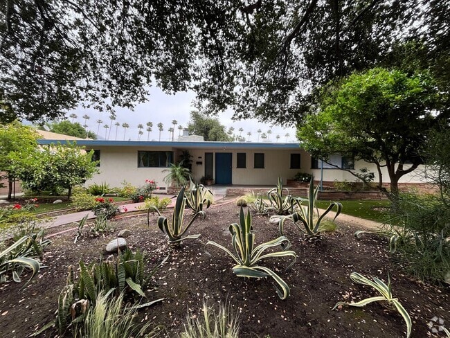 Building Photo - 1122-1124 N San Gabriel Ave Rental