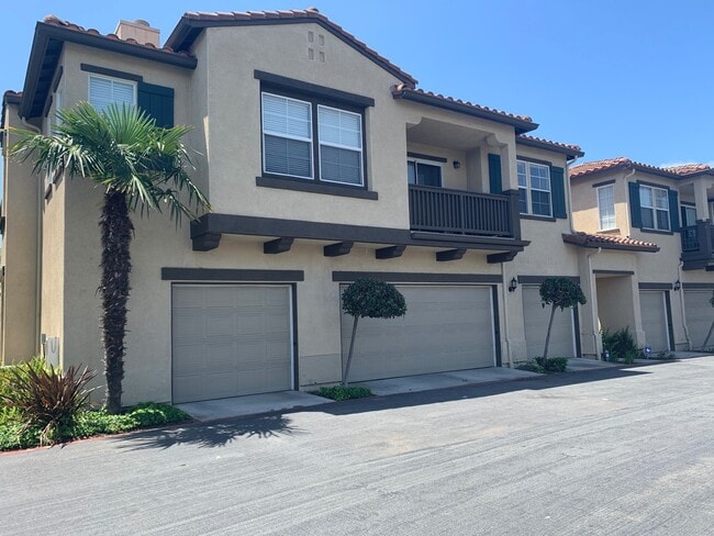 Coming SOON...............4BR/2.5BA Townho... - Coming SOON...............4BR/2.5BA Townho... House