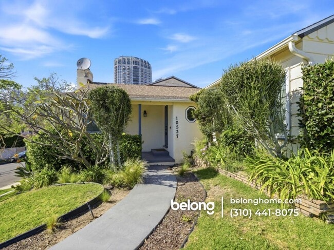 Building Photo - 10537 Rochester Ave