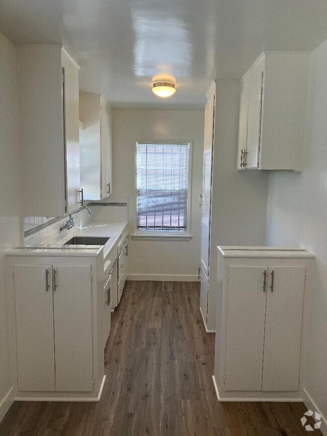 Building Photo - 1940 S Robertson Blvd Unit #8 Rental