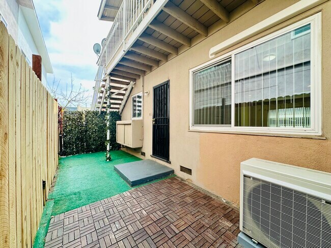 Photo - 4918 1/2 Tujunga Ave Unit 2