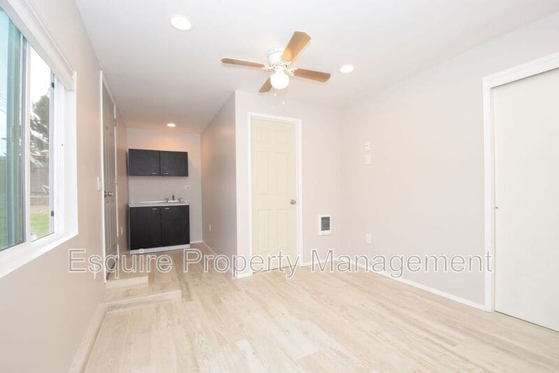 Photo - 138 Oak St