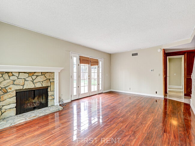 Photo - 13132 Laburnum Dr