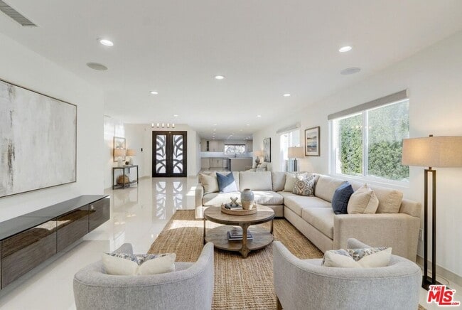 Photo - 6243 Berquist Ave