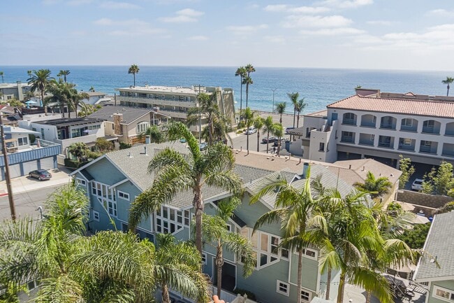 Building Photo - Carlsbad Village Furnished 2 bedroom/2 bath Long Term
