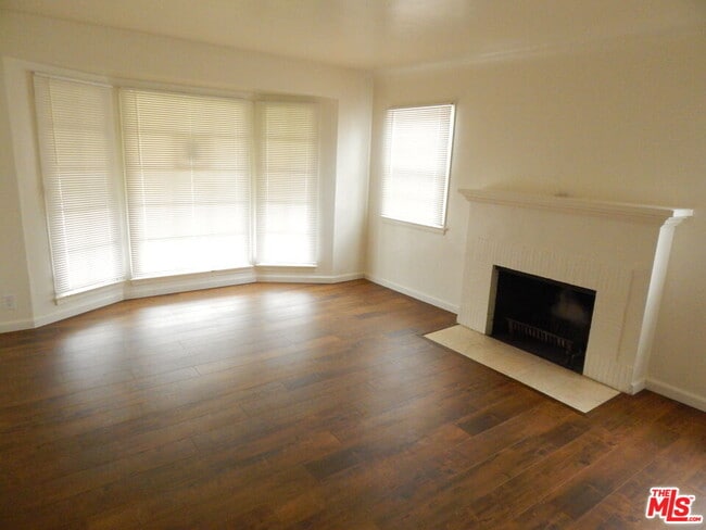 Photo - 3830 Degnan Blvd