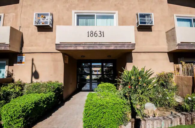 Photo - 18631 Burbank Blvd