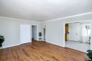 Photo - 2302 W Oak St Townhome