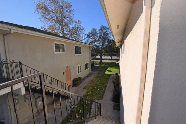 Photo - Popular Victoria Avenue Penthouse