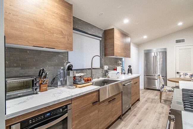 Photo - 2311 E Curtis Ct