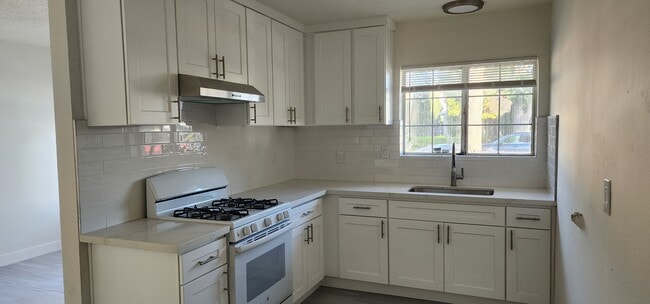 Photo - 823 Worcester Ave