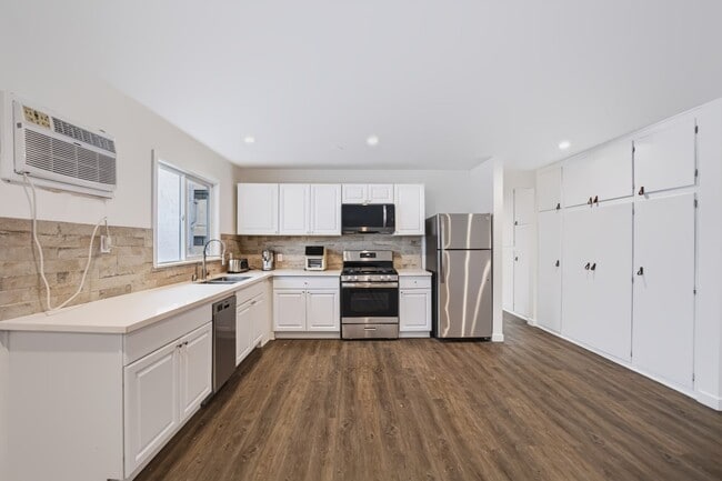 Photo - 4323 Van Nuys Blvd Unit 4